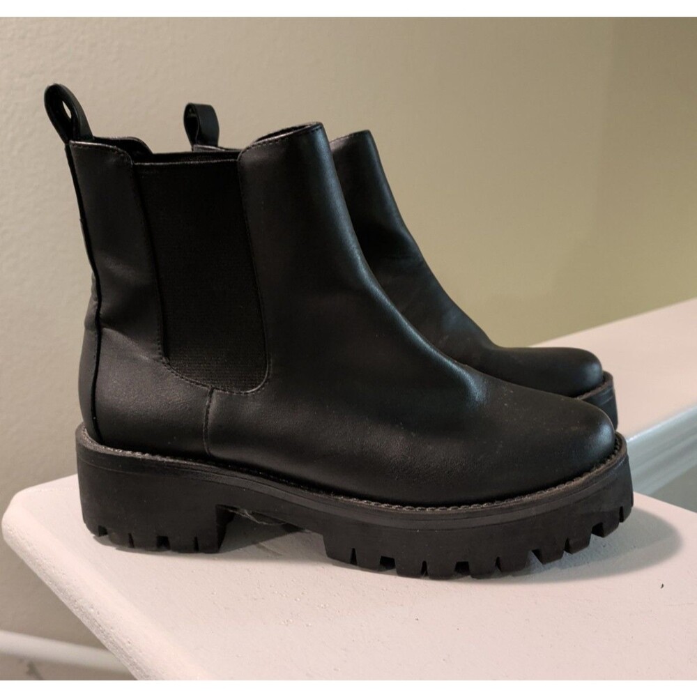 BP Platform Slip On Women's Black Boots Size 6.5